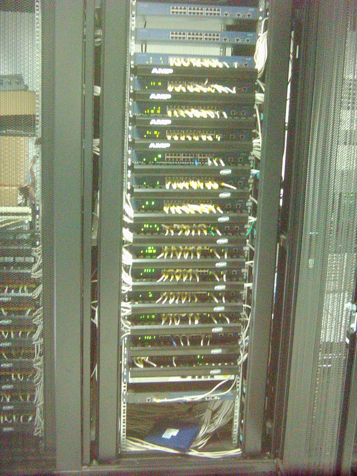 1550735576116964.jpg 科技局機房2.jpg